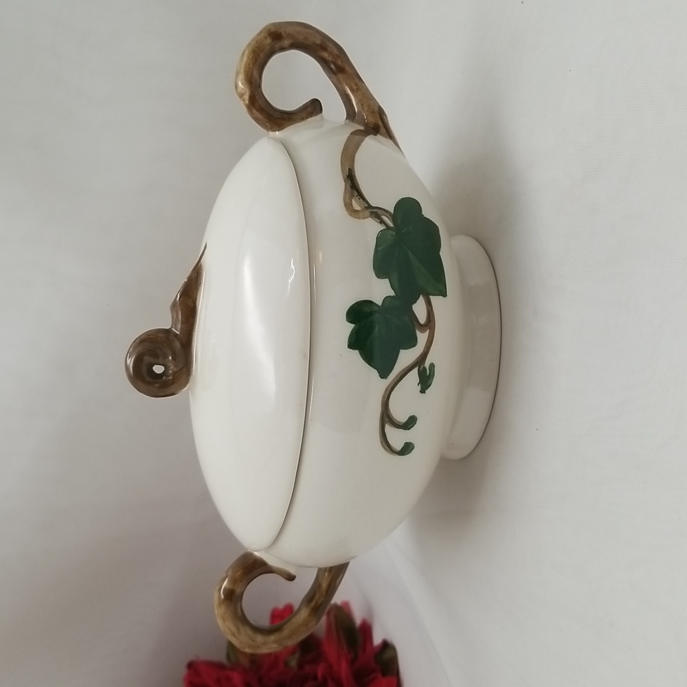 Metlox Poppytrail California Ivy Sugar Bowl